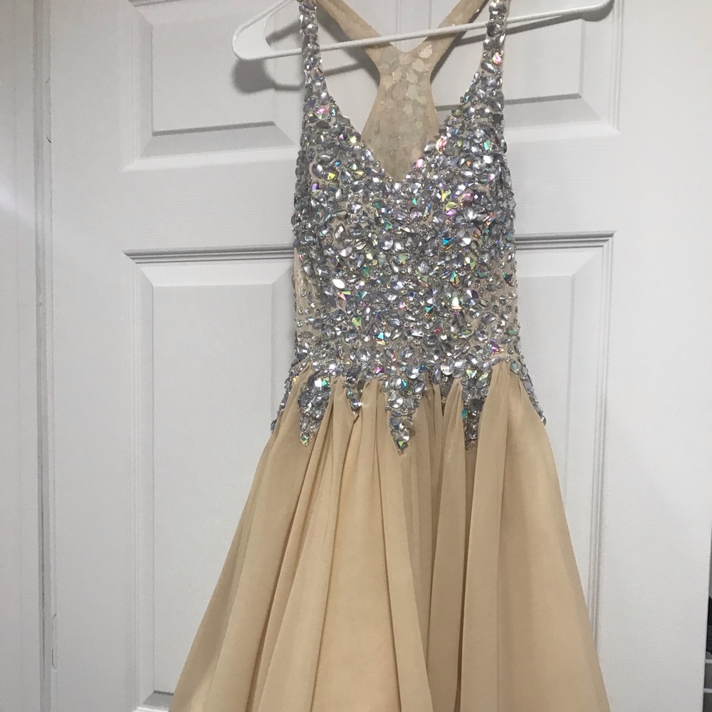 Homecoming dress must sell!